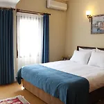 Utopia فندق 5*
